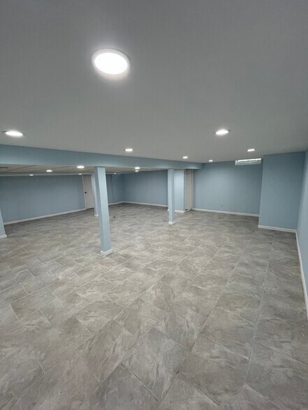 Building Photo - 14041 Brougham Dr