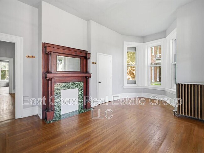 Building Photo - 323 N Potomac St