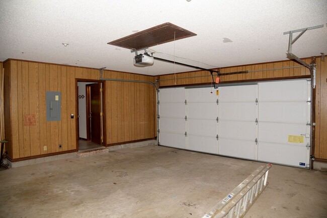 Building Photo - 3 Bedroom in Bluewater Bay!