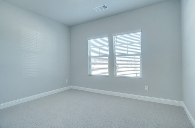 Building Photo - 5812 Marvel Dr