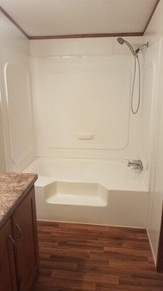 Master Bath - 3108 Medina Hwy