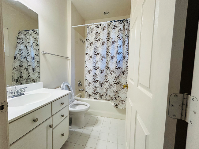Building Photo - 15506 Symondsbury Way