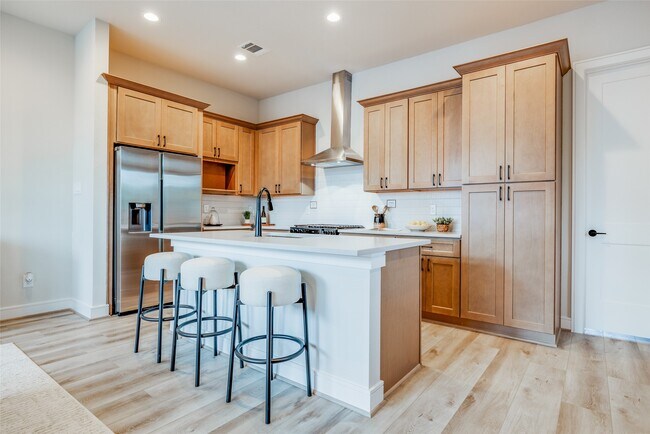 Building Photo - 6522 Tree Branch Dr