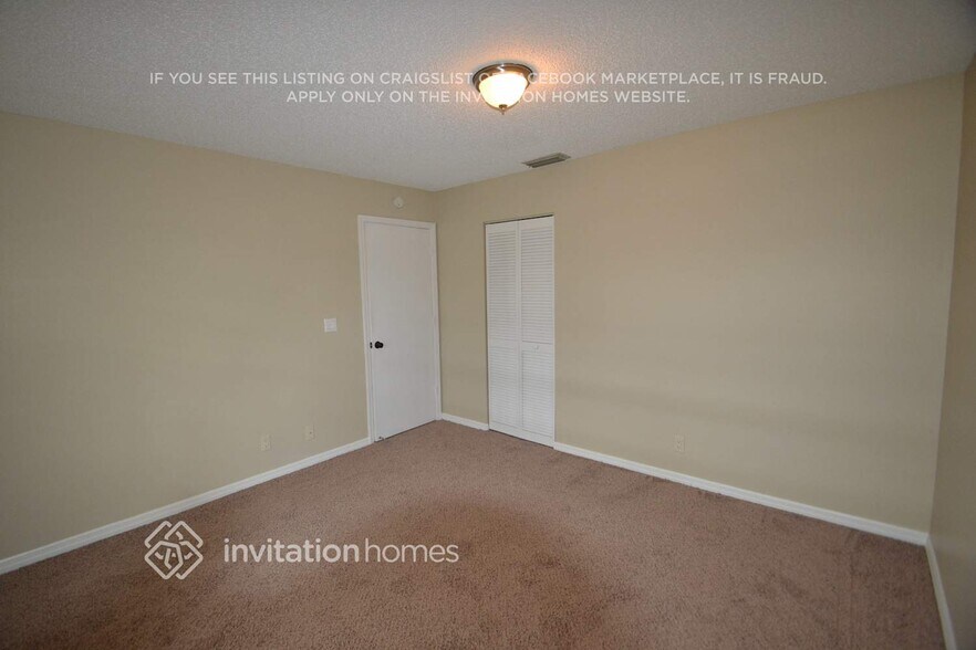 Building Photo - 301 SW 27th Ave