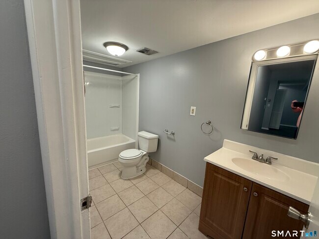 Building Photo - 113 Candlewood Dr