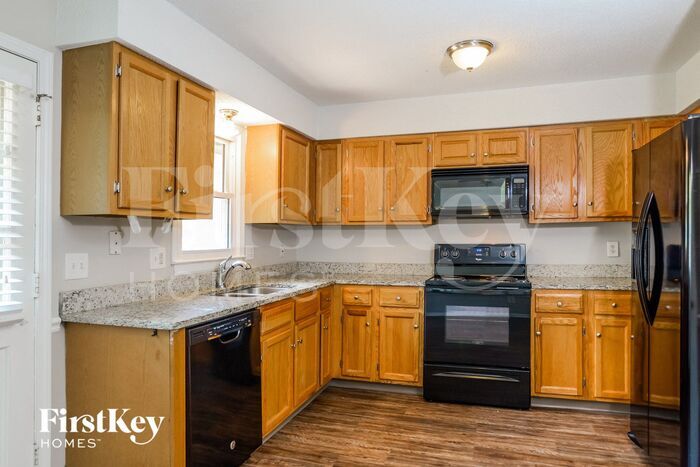 Building Photo - 7305 NW 76 Pl