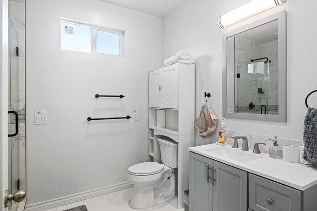 Building Photo - 4007 W 60th St