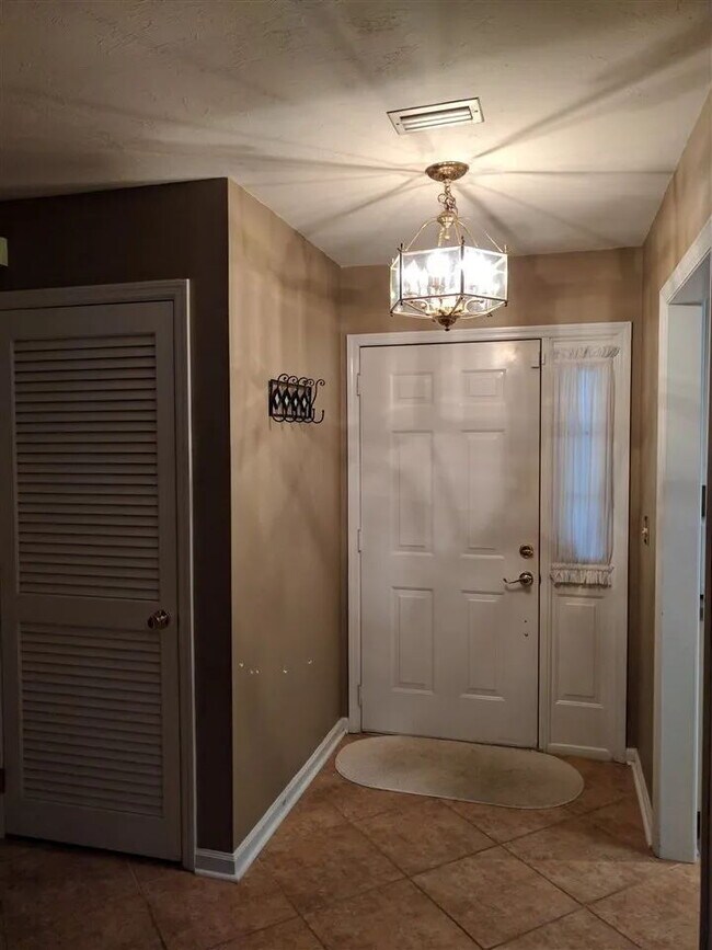 Building Photo - Stunning 3-Bed, 2-Bath Home in the Heart of Killearn Estates!