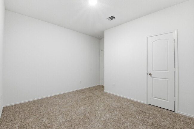 Building Photo - 5210 Ternberry Frst Ln