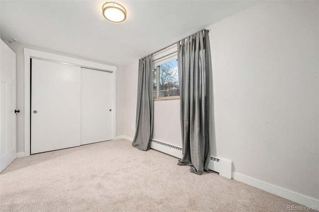 Building Photo - 3090 S Franklin St