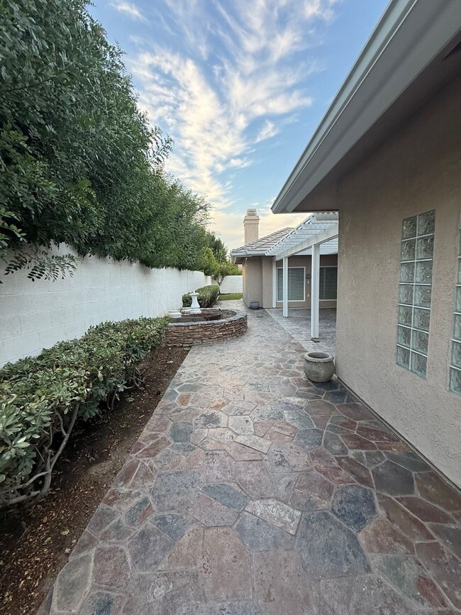 Building Photo - Beautiful 4-Bedroom Home with Office and S...