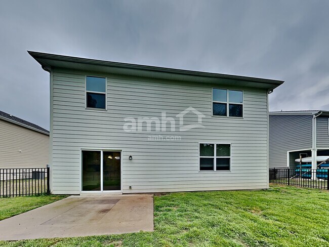 Building Photo - 4268 Longfellow Dr