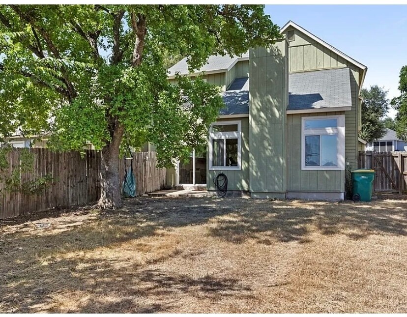 Building Photo - 9739 Wagon Train