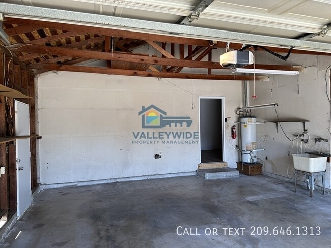 Building Photo - 2023 Moran Ave
