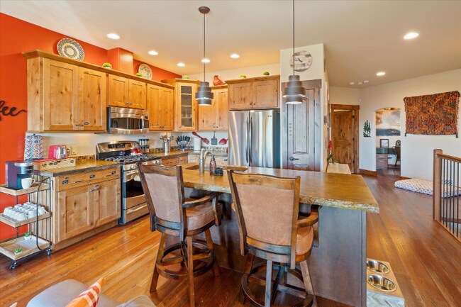 Building Photo - 669 Commerce St