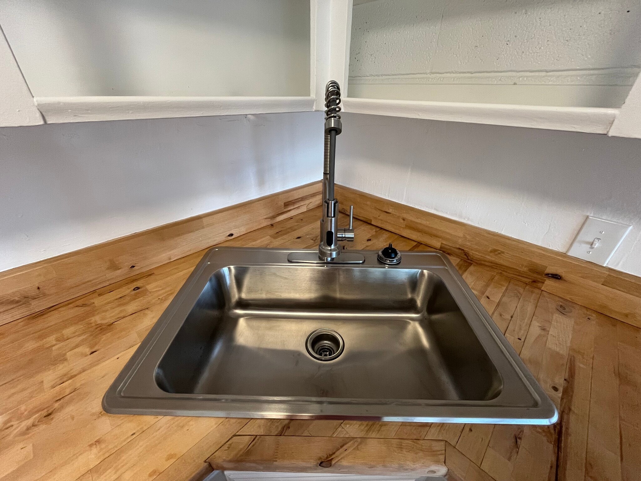 Building Photo - 810 E Redondo Dr