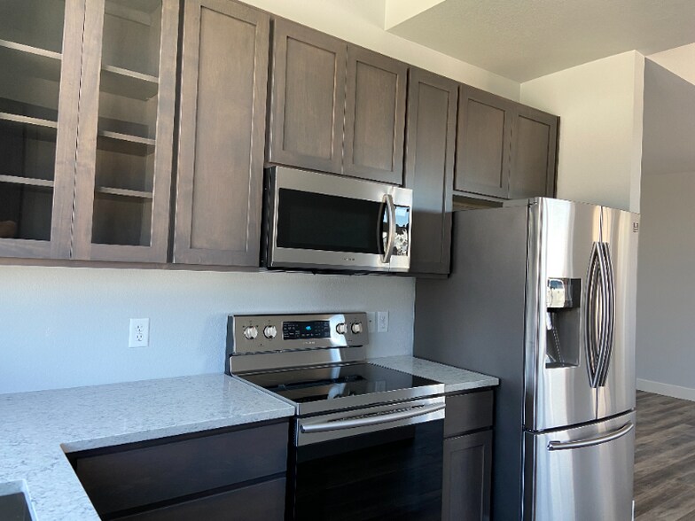 Building Photo - 902 Blondel St