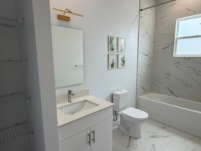 Building Photo - 368 Famagusta Dr