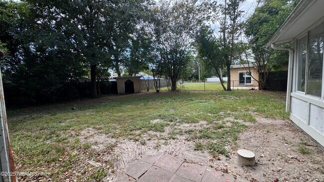 Building Photo - 2354 Leonid Rd
