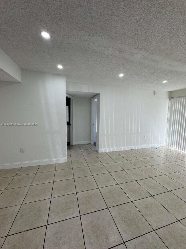 Building Photo - 4235 N University Dr