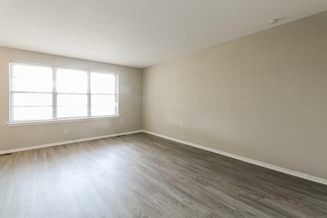 Building Photo - 1703 Fedderson Dr