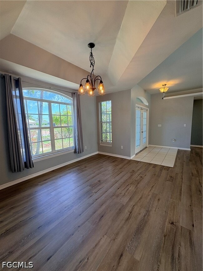 Building Photo - 3710 SW 13th Ave