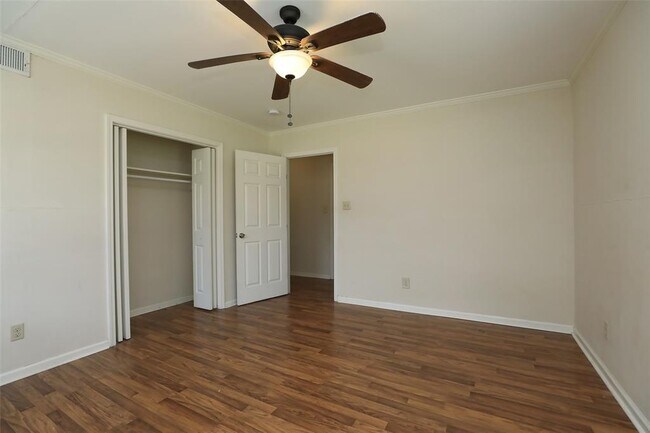 Building Photo - 10306 Oboe Dr