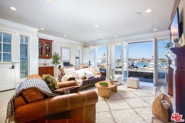 Building Photo - 421 Edgewater Pl