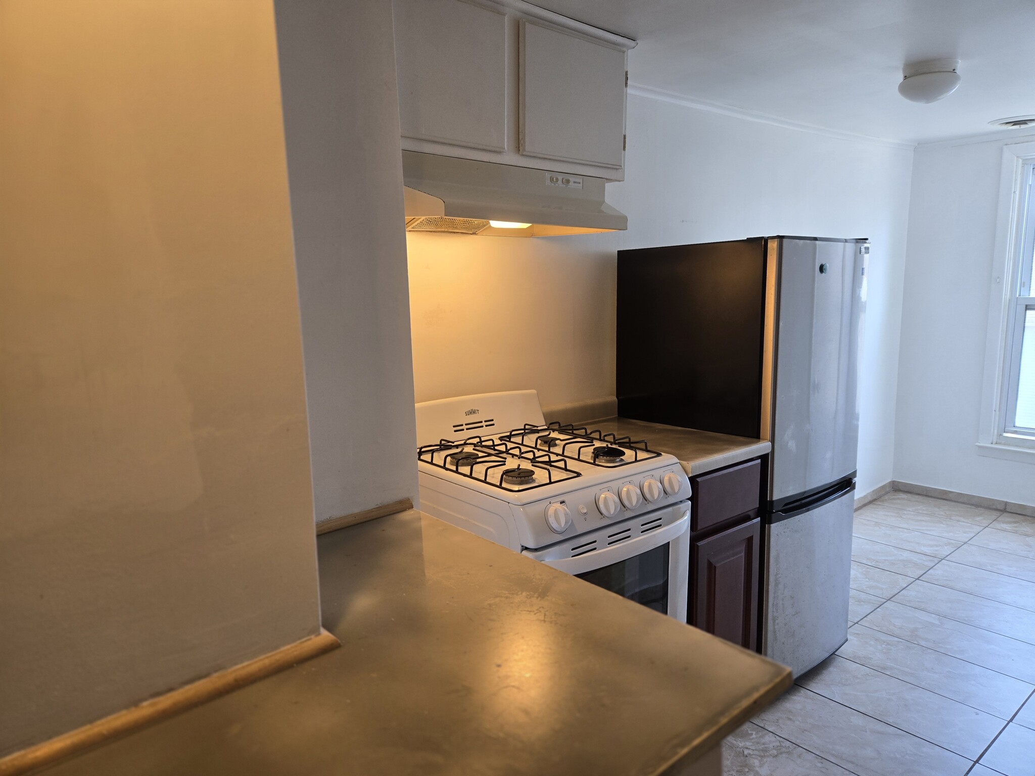 Building Photo - 25 Oneco St