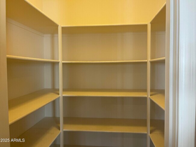 Building Photo - 2680 E Lodgepole Dr