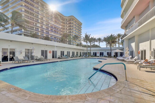 Building Photo - 9601 Collins Ave