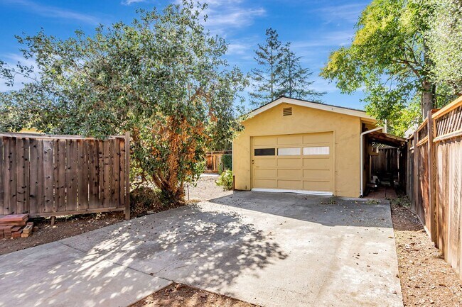 Building Photo - Stunning Updated Home in Almaden Valley