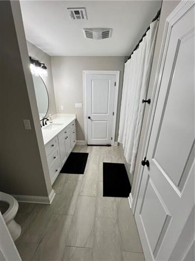 Building Photo - Beautiful One year old 3 BR 2 bath home