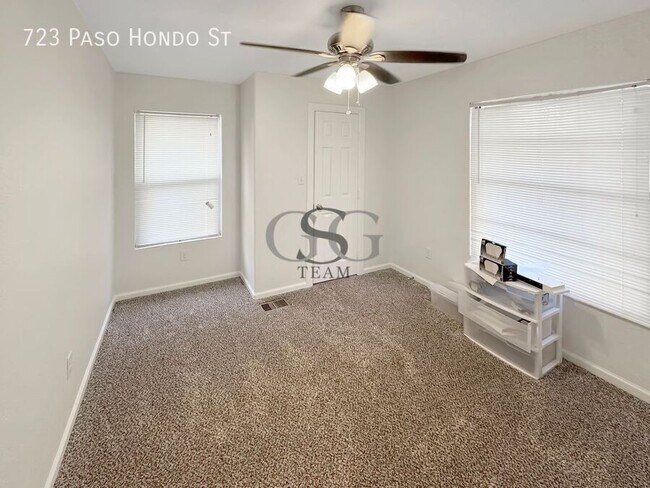 Building Photo - 723 Paso Hondo St