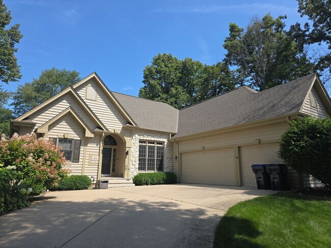 Building Photo - 3 bedroom executive ranch in Sussex