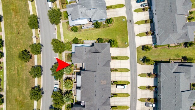 Building Photo - Move In Ready End Unit Townhome in Laureate Park | 3 Bed | Tesla Charger
