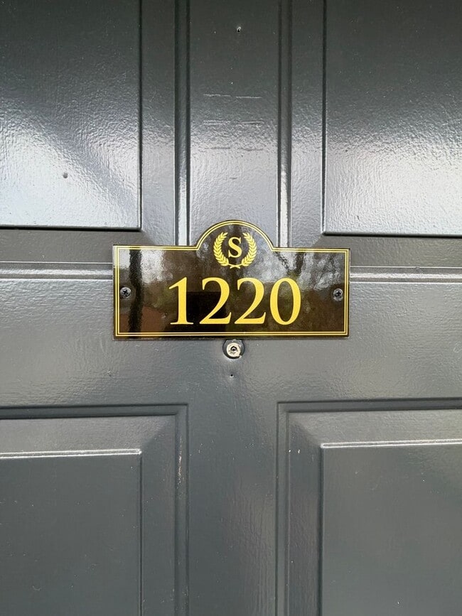 Building Photo - April Savings Are Here! Application Fee WAIVED ALL month!