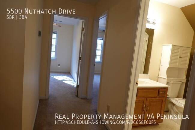 Building Photo - Spacious 5 bedrooms house in Rolling Woods...