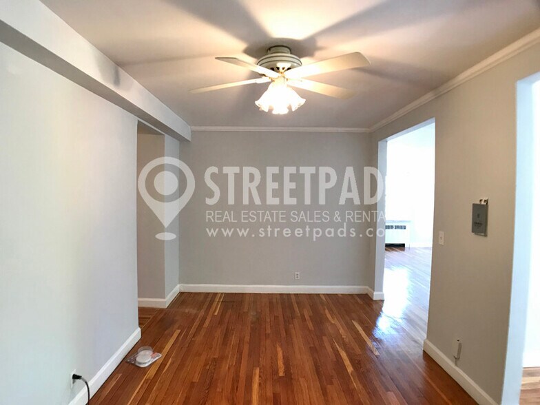 Building Photo - 1139 Beacon St