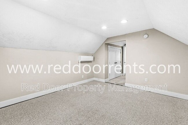 Building Photo - 2028 Hoyt Ave