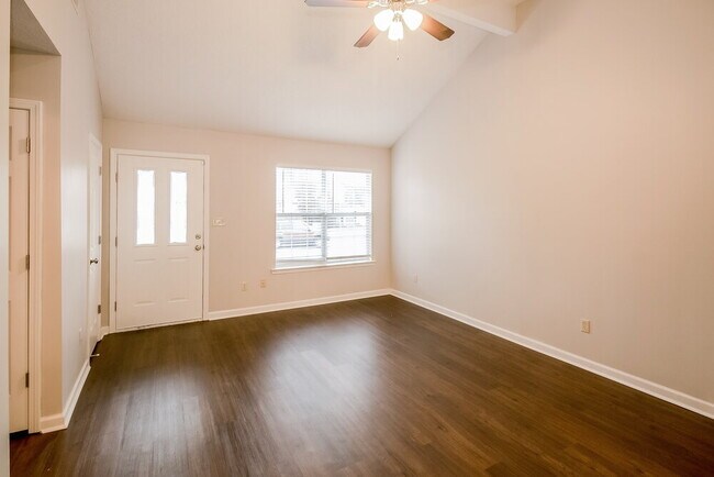 Building Photo - 4490 Shadow Glen Cove