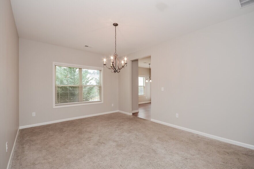 Building Photo - 3850 Cameron Trail SE