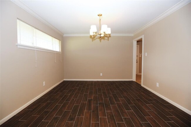 Building Photo - 7802 Valley View Ln
