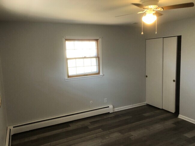 Building Photo - 235 Woodlawn Dr