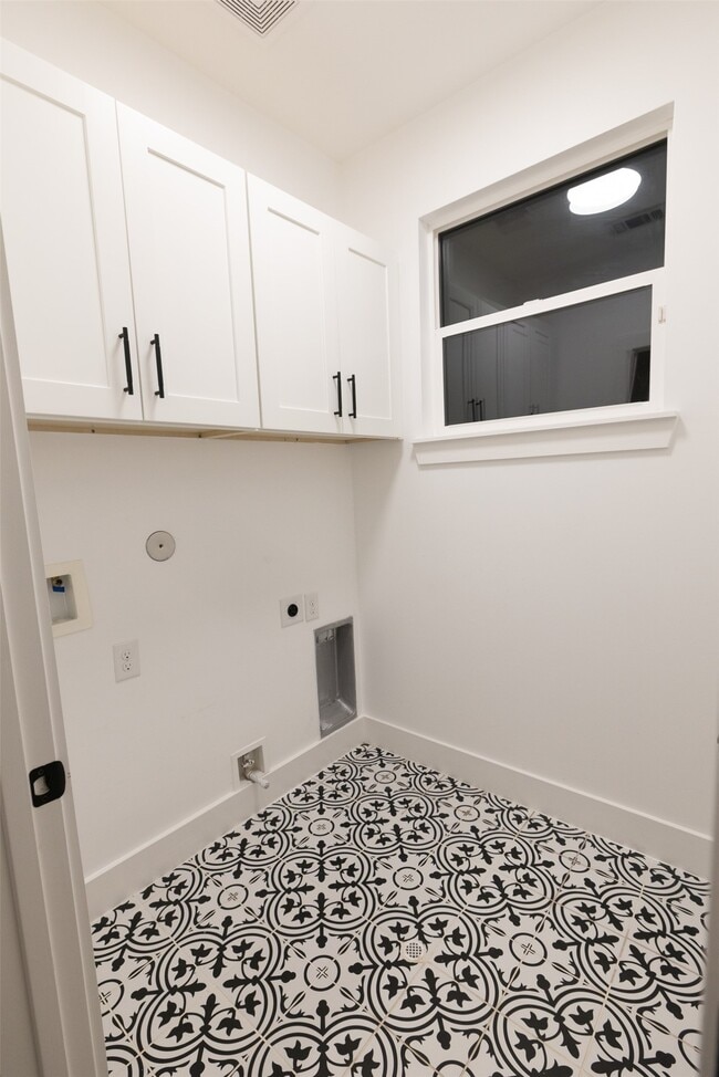 Building Photo - 1206 Hamblen St