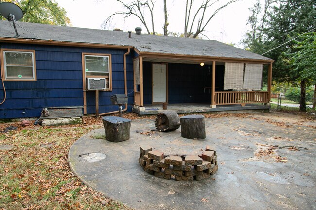 Building Photo - 9709 Bennington Ave