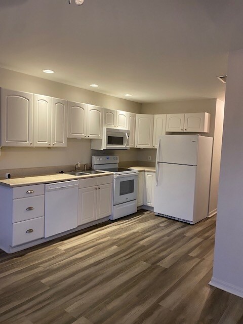 Building Photo - 17324 Whitewater Ct