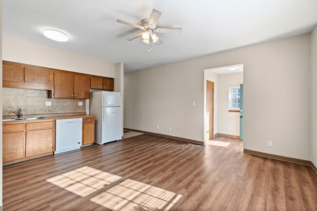 Building Photo - Adorable Home Walking Distance to KU Med & 39th Street