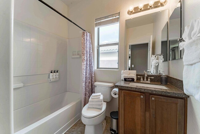 Building Photo - 1761 N St Francis Pl