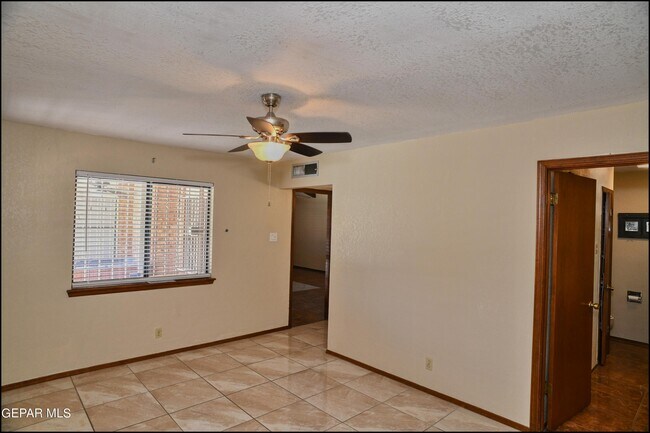 Building Photo - 11600 Casa View Dr
